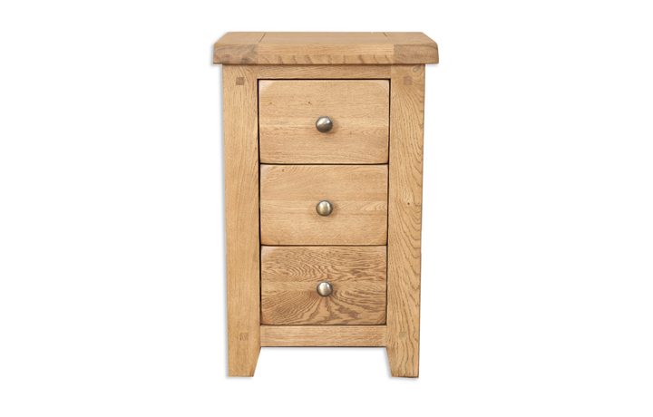 Oak 3 Drawer Bedside Cabinets - Windsor Rustic Oak 3 Drawer Bedside Cabinet