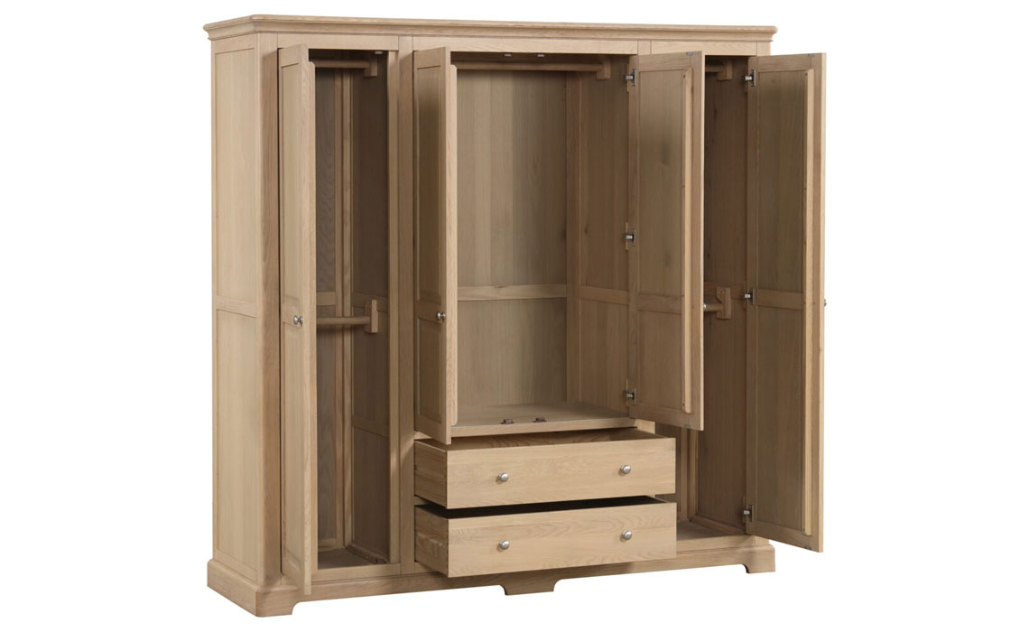 Melford Oak Quad Wardrobe