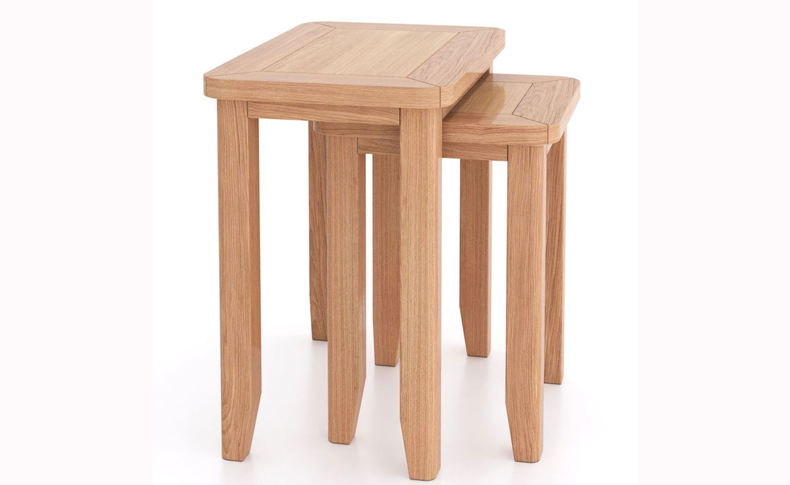 Newbury Oak Nest of 2 Tables