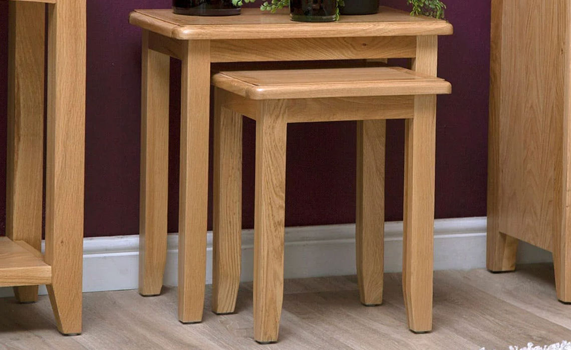 Columbus Oak Nest of 2 Tables