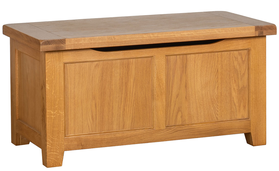 Newborne Oak Blanket Box