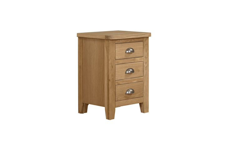 Maldon Oak Collection - Maldon Oak 3 Drawer Bedside