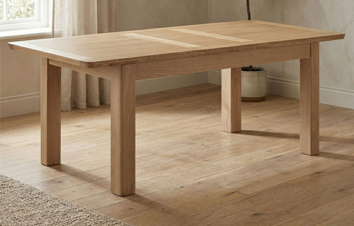 Delamere Oak Collection - Delamere 160-200cm Butterfly Extending Dining Table