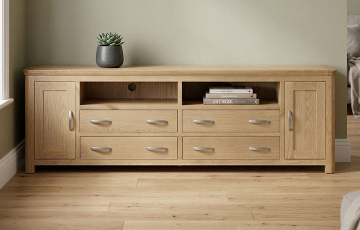Delamere Oak Collection - Delamere Oak Media Centre - (Base Unit)