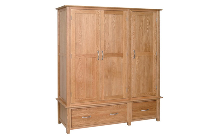 Oak 3 Door Wardrobes - Woodford Solid Oak Triple Wardrobe With Drawers