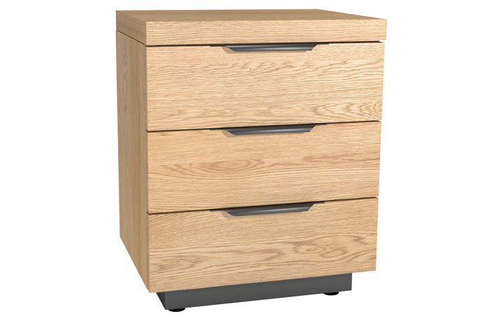 Oak 3 Drawer Bedside Cabinets - Native Oak 3 Drawer Bedside 