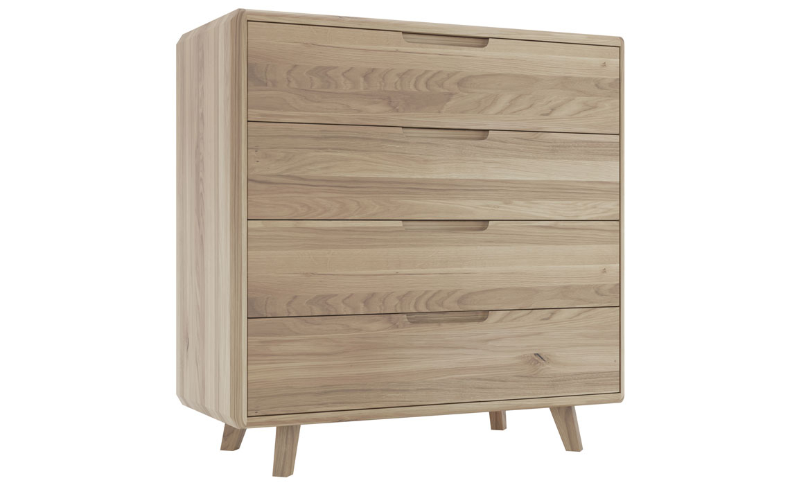 Oxford Solid European Oak Collection - Oxford Solid Oak 4 Drawer Medium Chest
